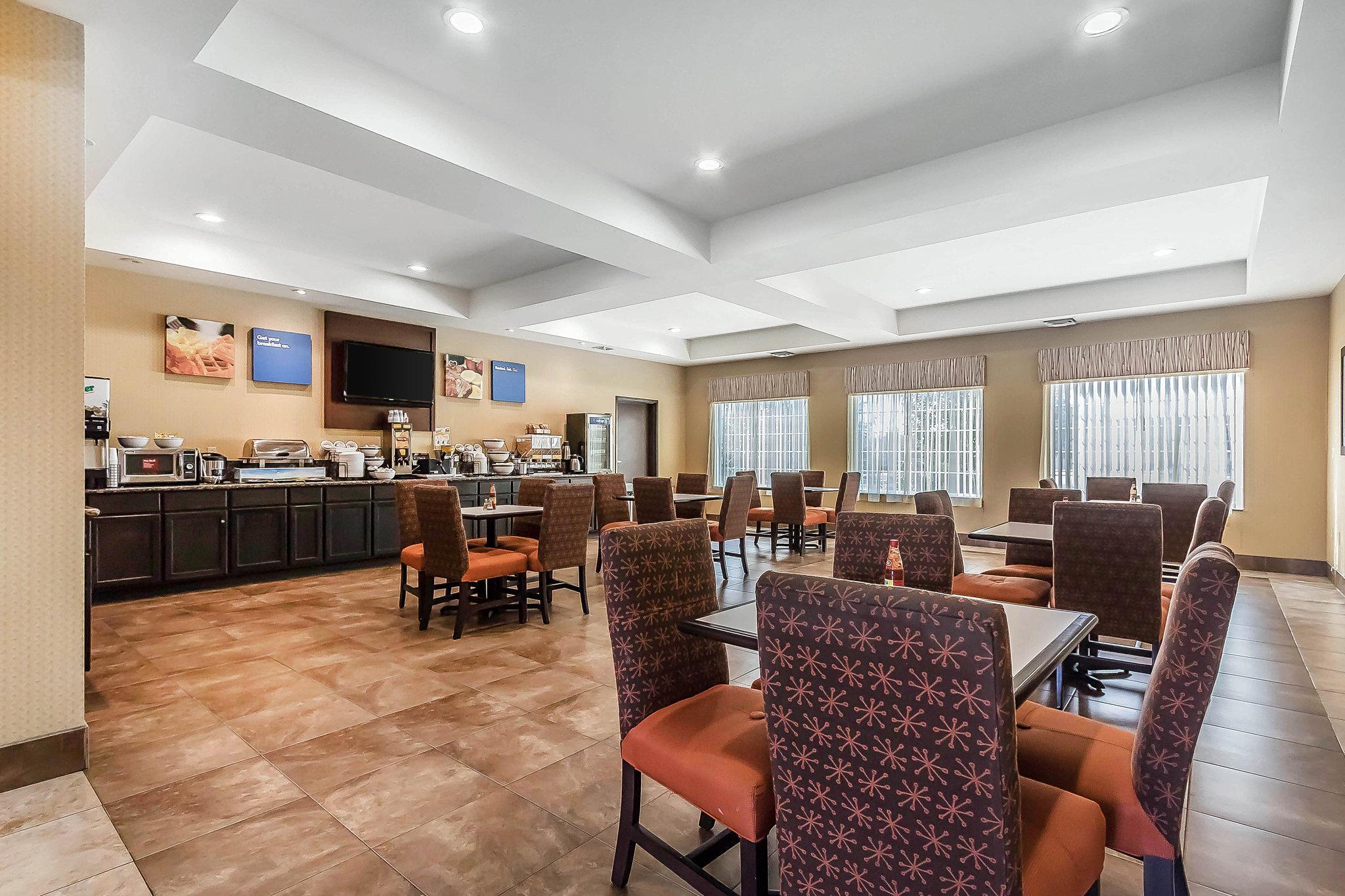 Comfort Inn & Suites Near Bethel College Newton Kültér fotó