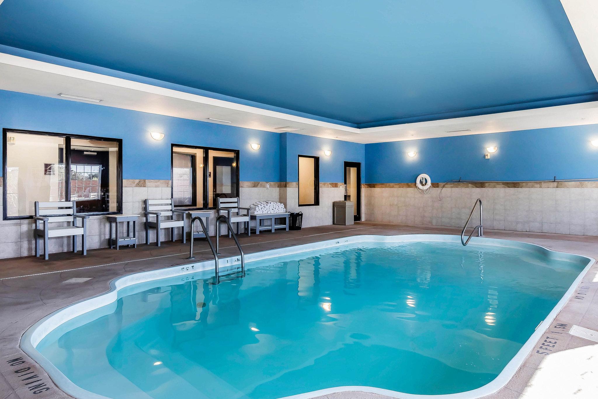 Comfort Inn & Suites Near Bethel College Newton Kültér fotó