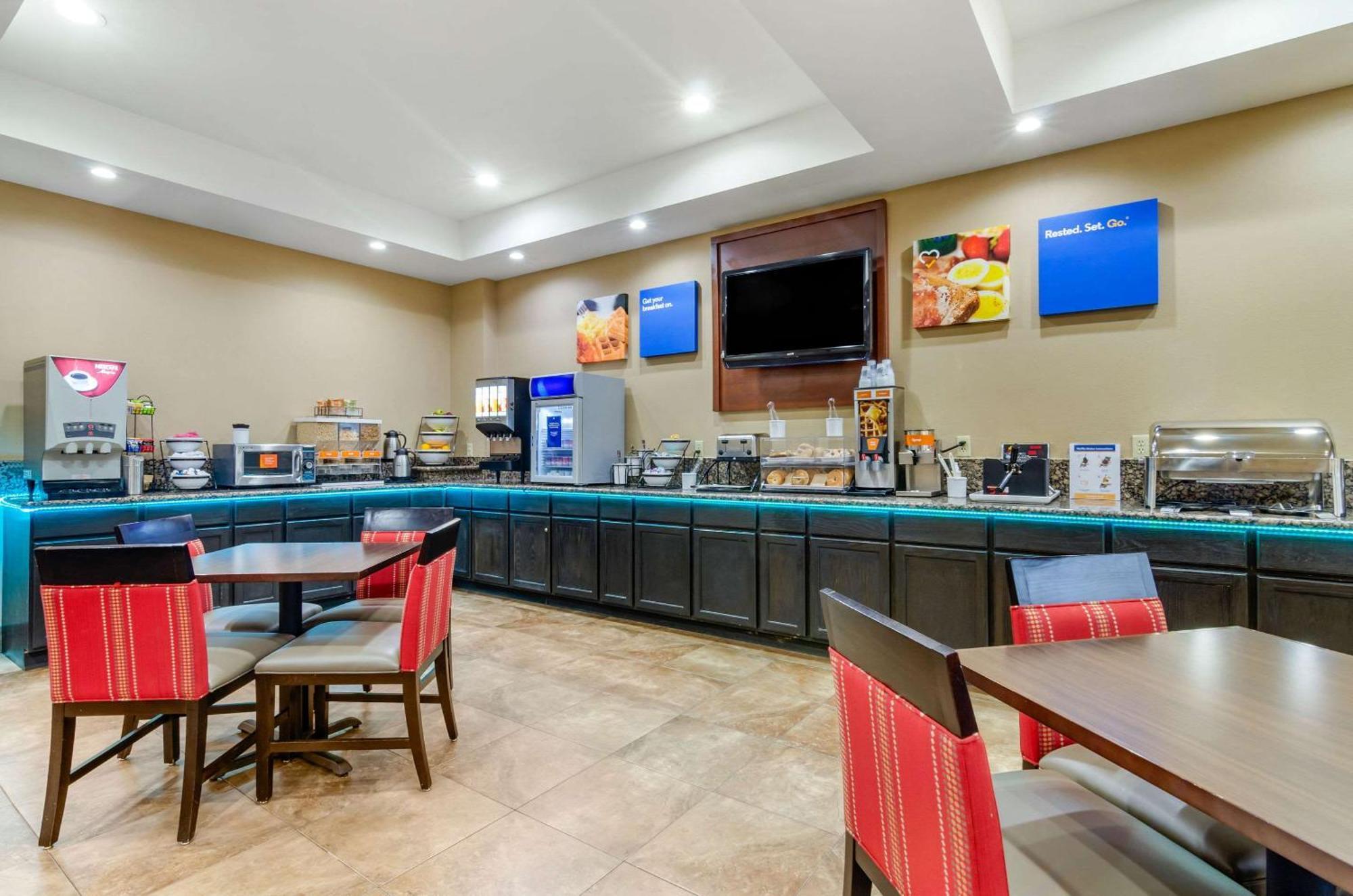 Comfort Inn & Suites Near Bethel College Newton Kültér fotó