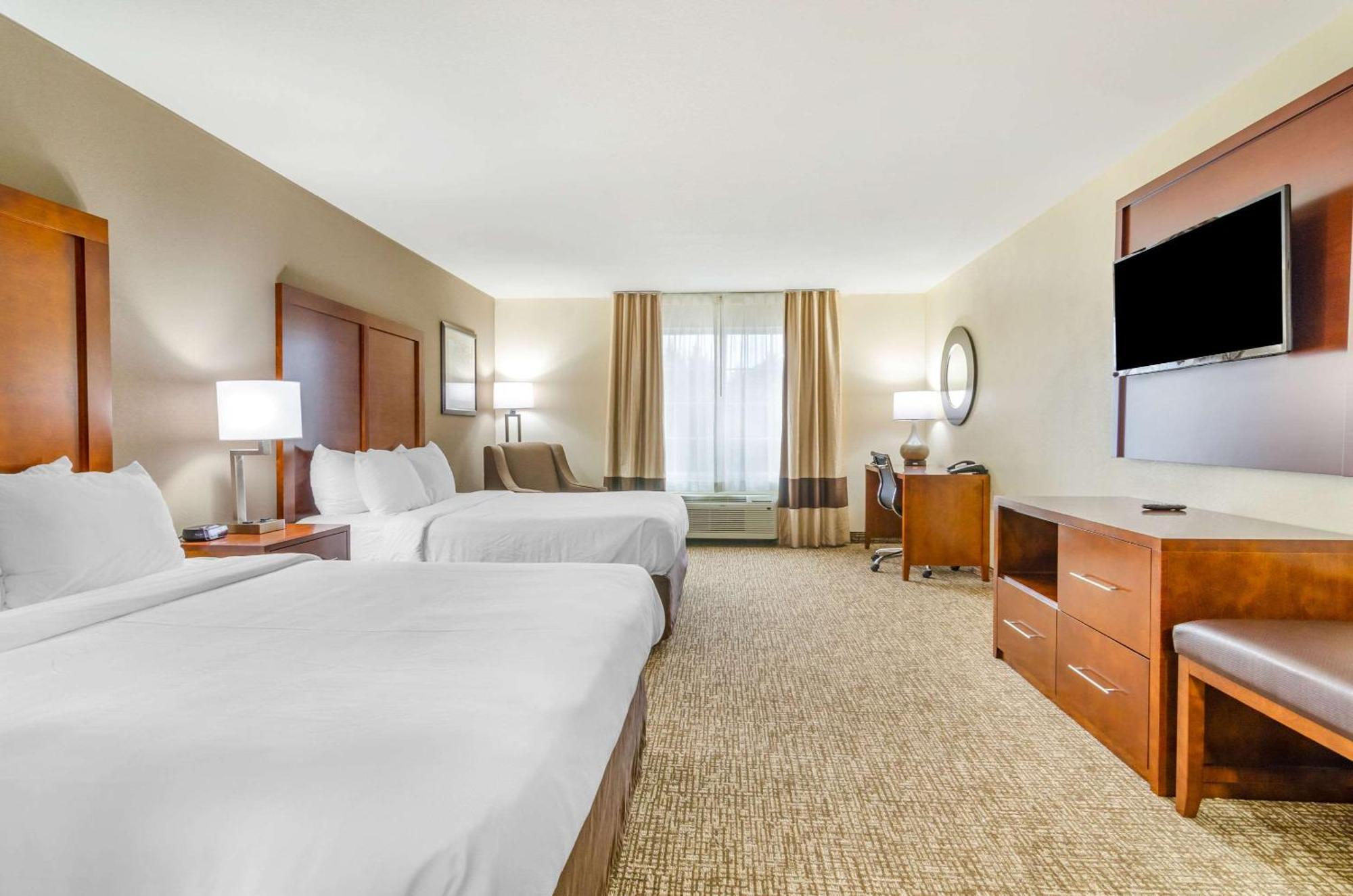 Comfort Inn & Suites Near Bethel College Newton Kültér fotó
