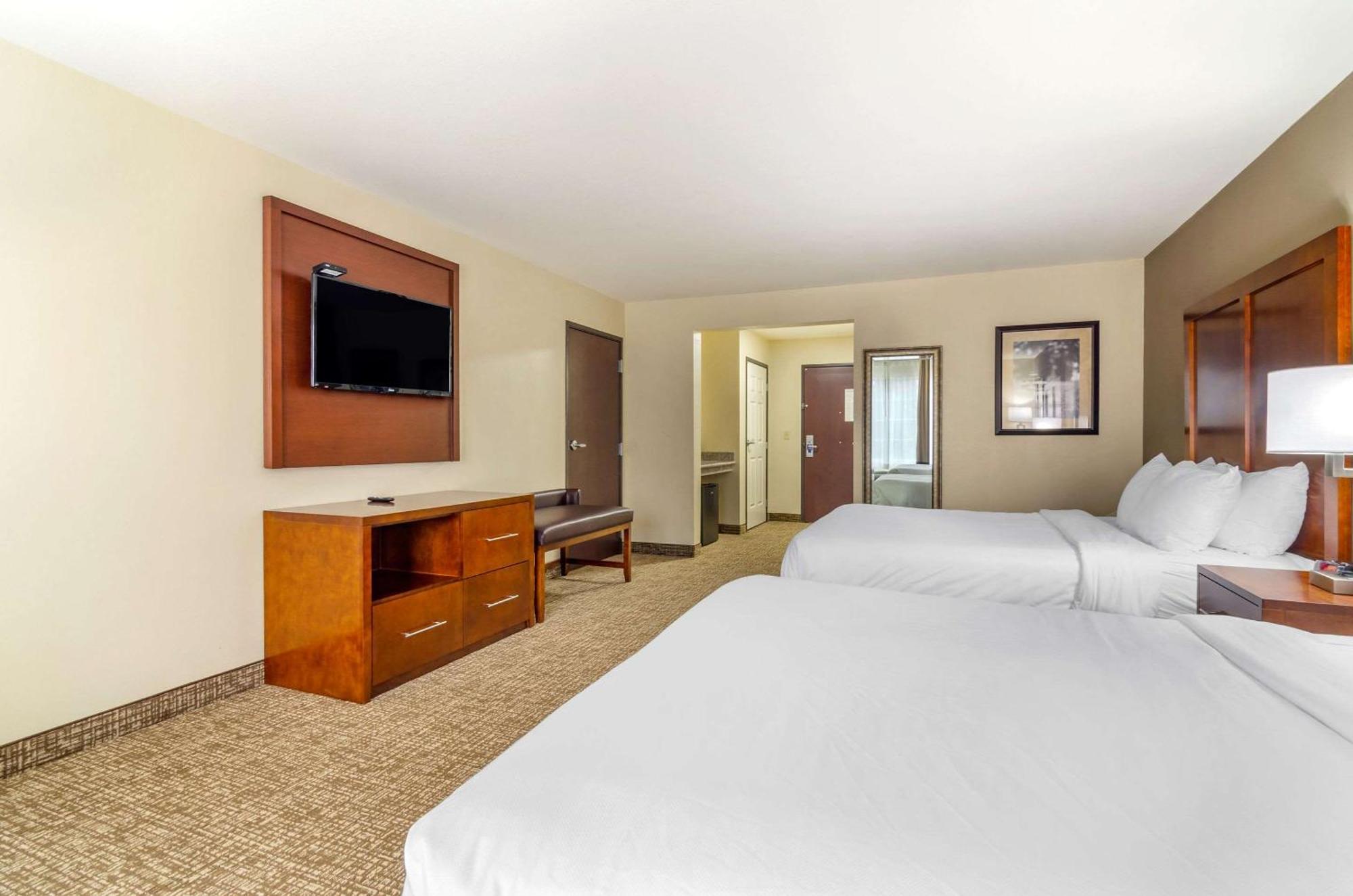 Comfort Inn & Suites Near Bethel College Newton Kültér fotó