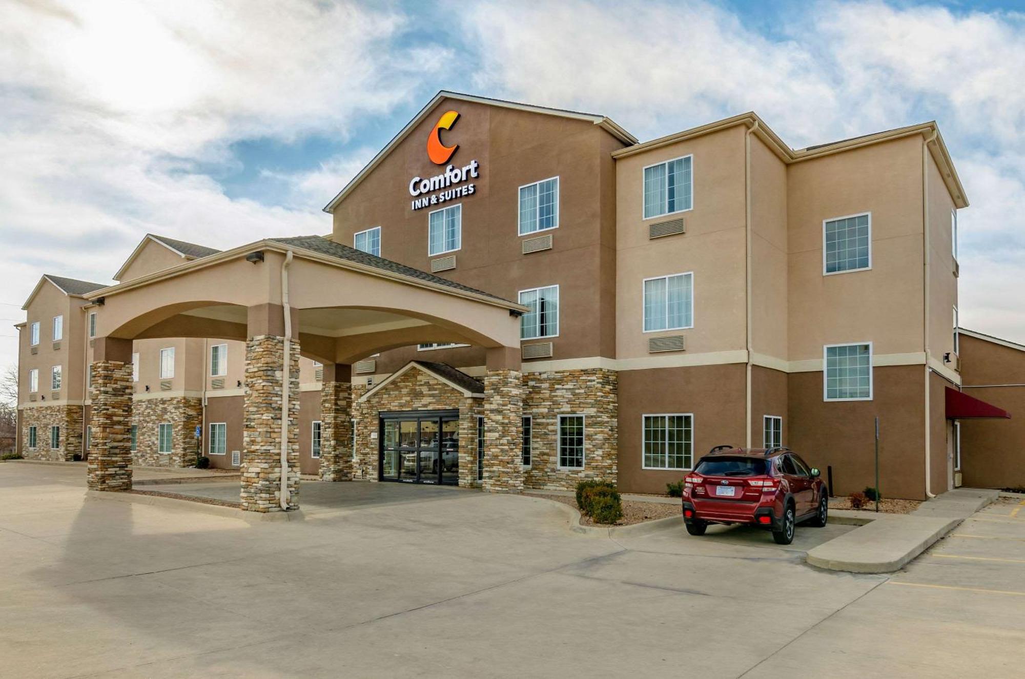 Comfort Inn & Suites Near Bethel College Newton Kültér fotó