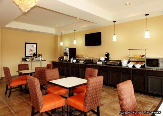 Comfort Inn & Suites Near Bethel College Newton Étterem fotó
